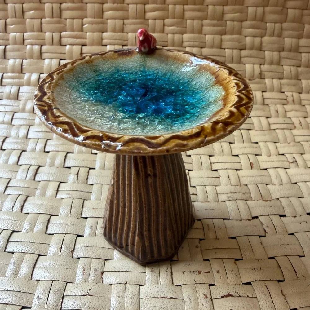 Handcrafted Pottery Ceramic Bird Bath with Red Bird Accent - Picture 4 of 7